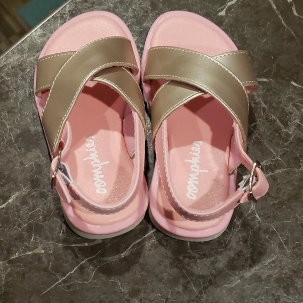 Little girl sandals‎